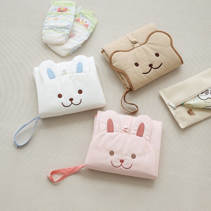 [Chebebe] Face embroidery diaper pad portable (design selection)